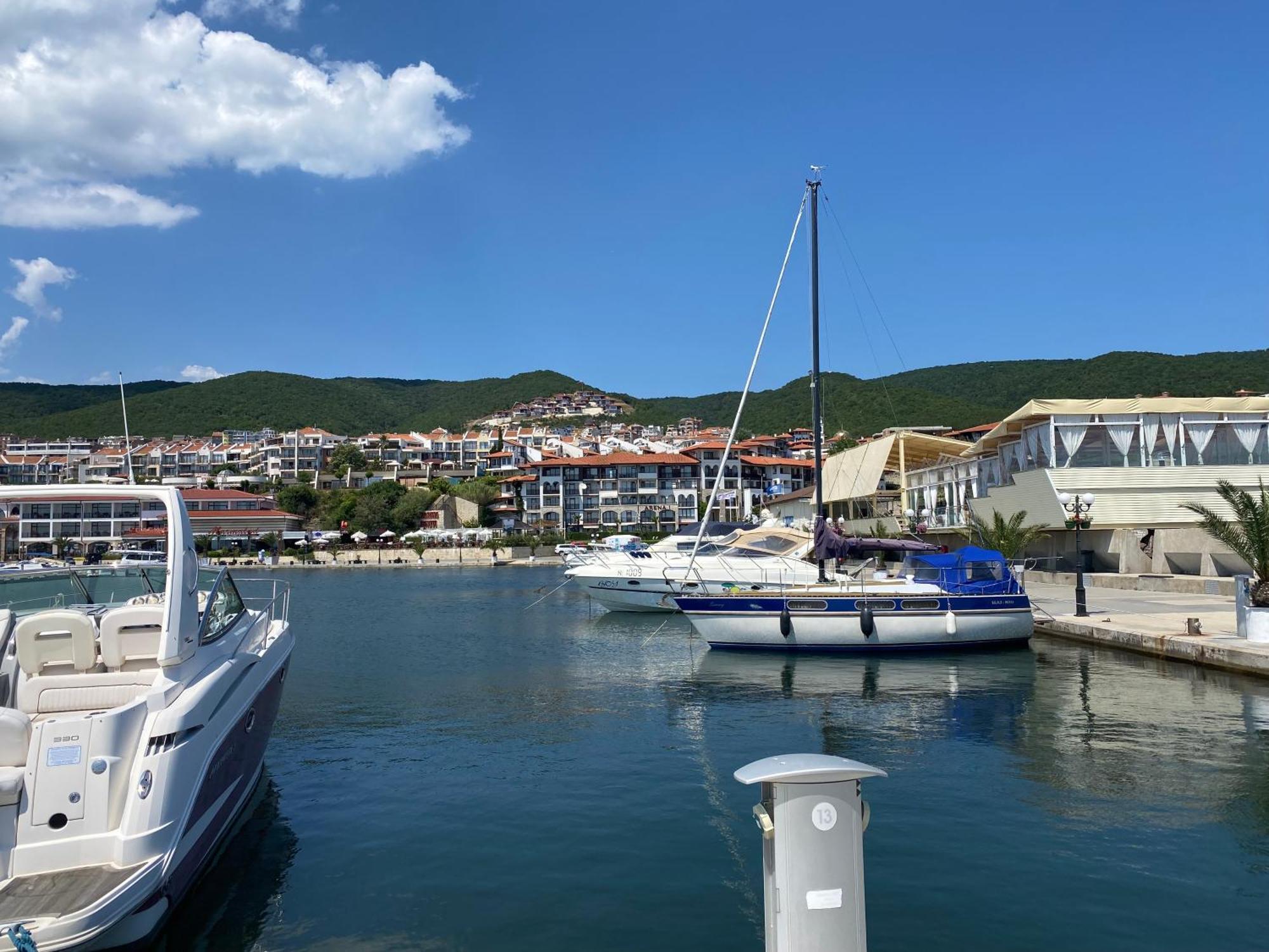 Horizon 10 'В' Apartment Sveti Vlas Esterno foto